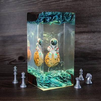Astronaut Resin Lamp