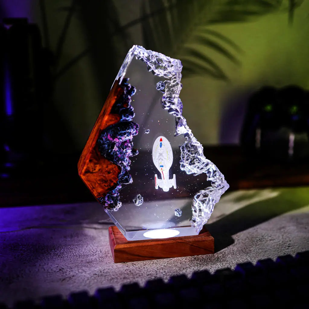 USS Voyager Star Trek Resin Lamp