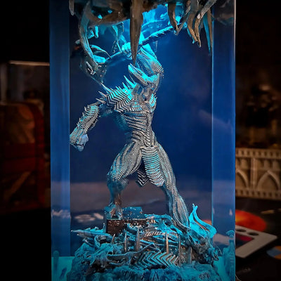 Steppenwolf DC Resin Lamp