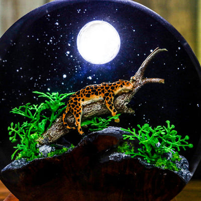 Circular Panther Resin Lamp