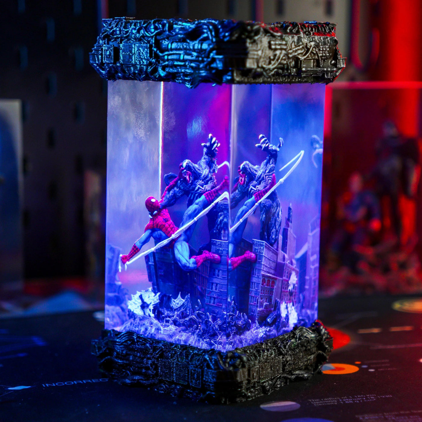 Spider-Man vs Venom Marvel Resin Lamp