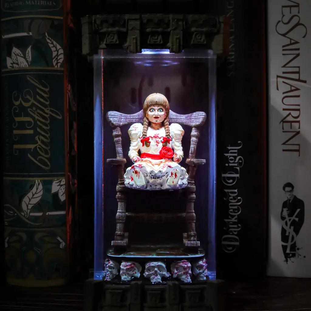 Annabelle Resin Lamp