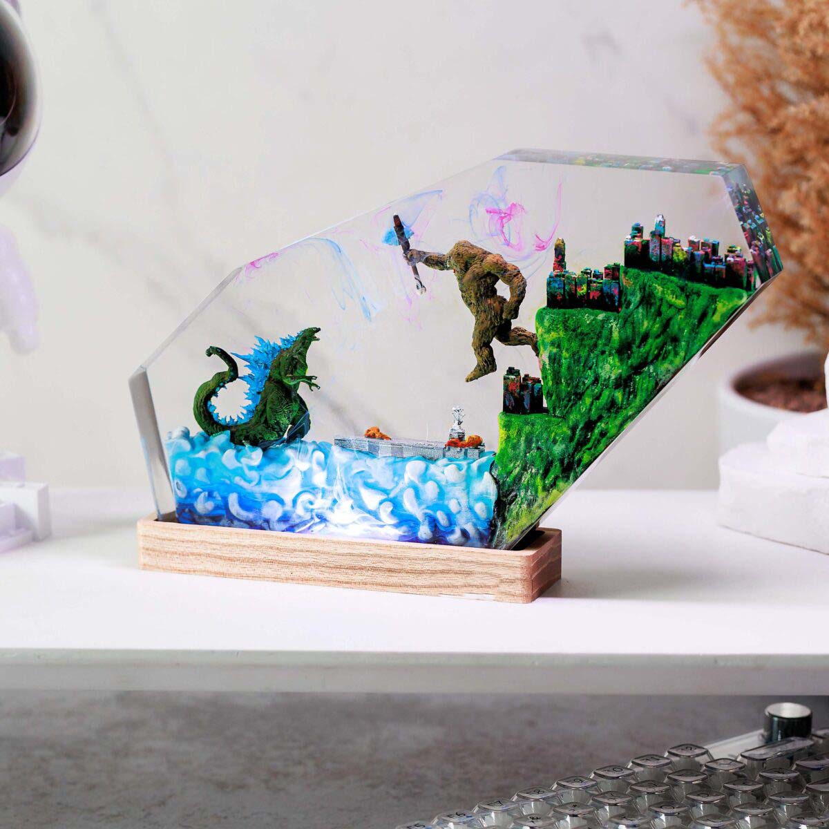 Godzilla x Kong Battle Resin Lamp: The New Empire Resin Lamp