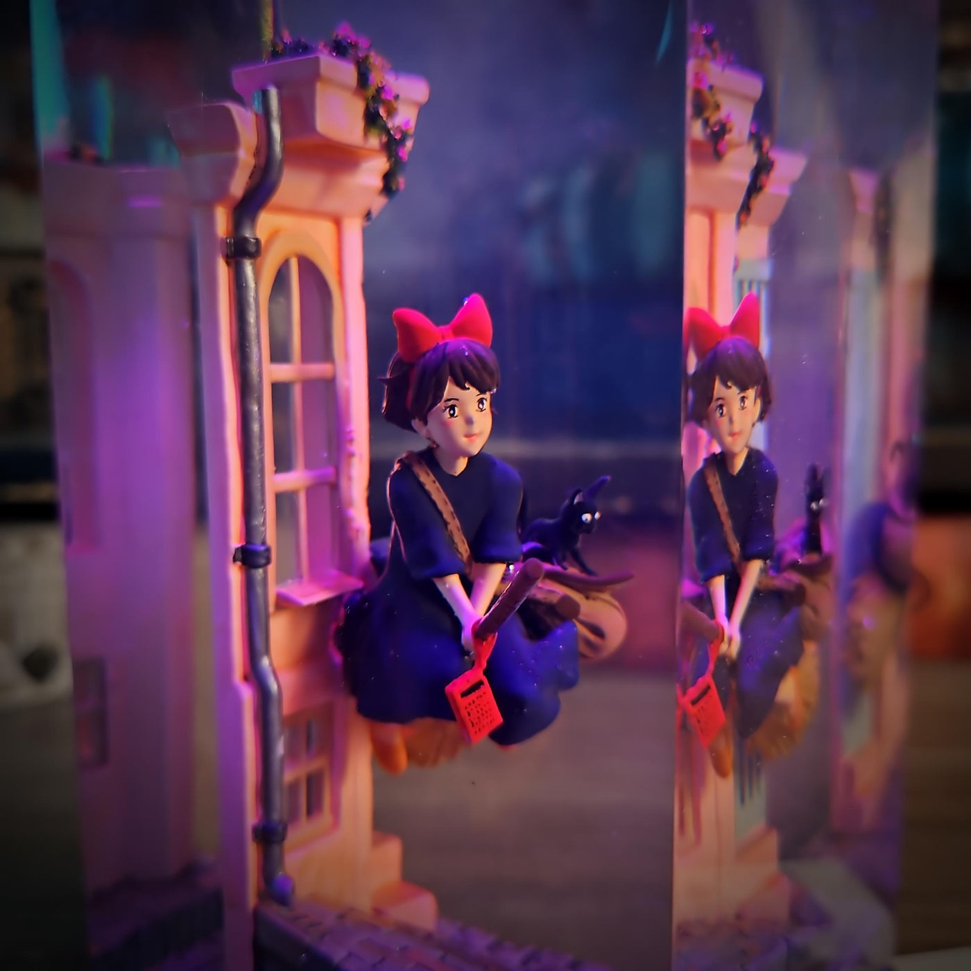 Kiki’s Delivery Service Resin lamp