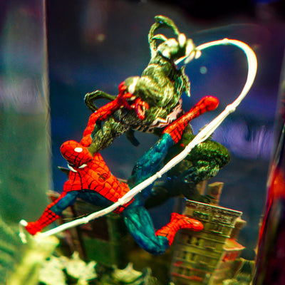 Spider-Man vs Venom Marvel Resin Lamp