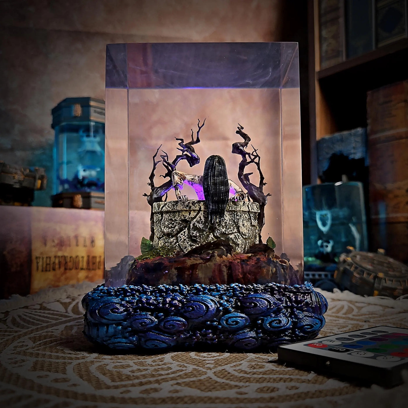 Amamura Sadako Ring Resin Lamp