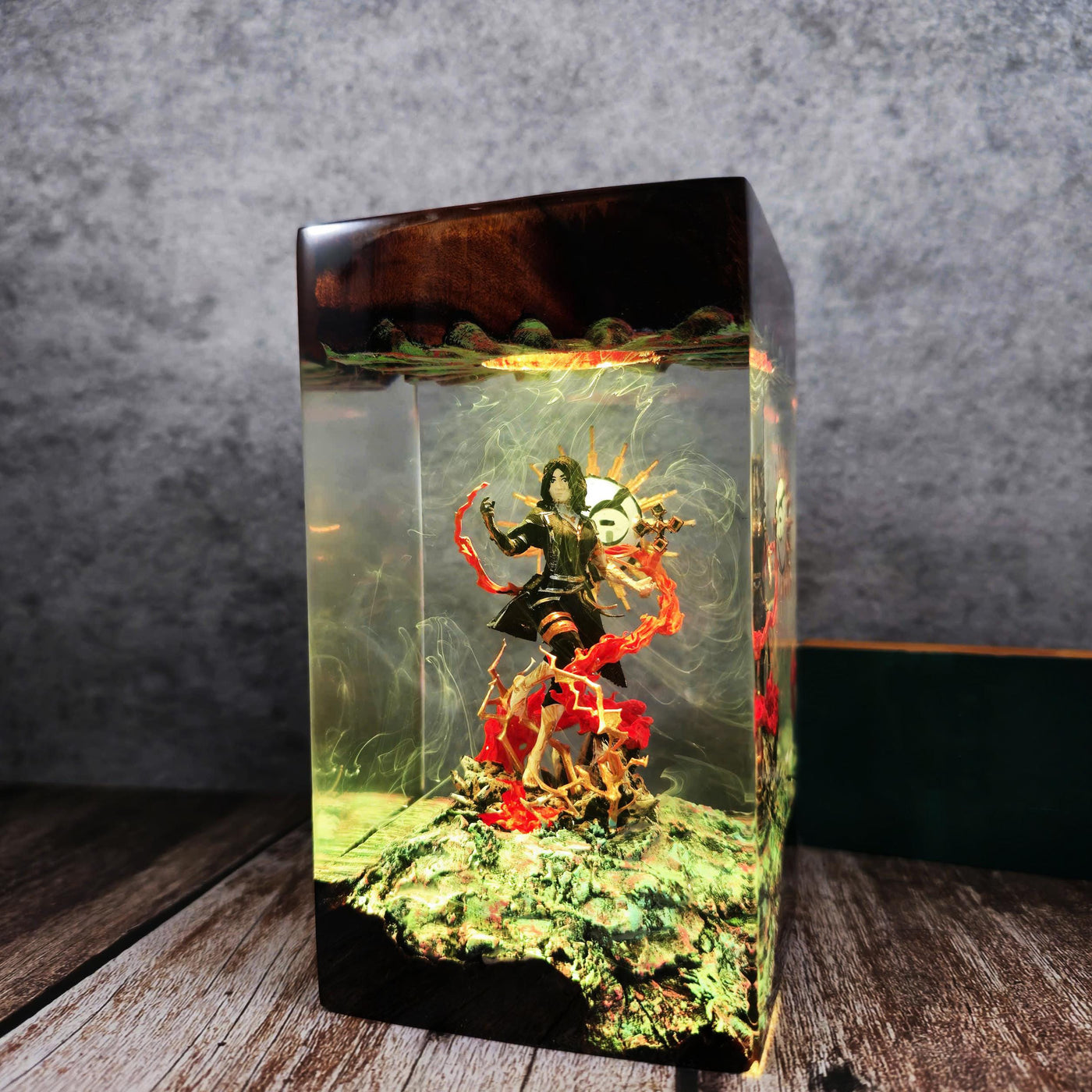 Lune Clair Obscur No 33 Resin Lamp