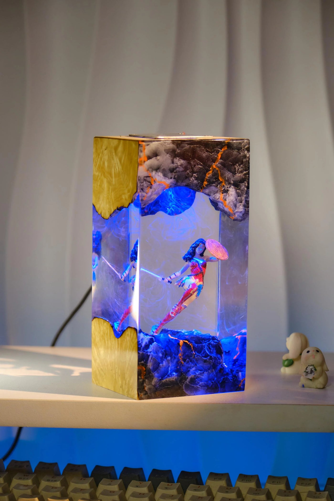 Wonder Woman Resin Lamp