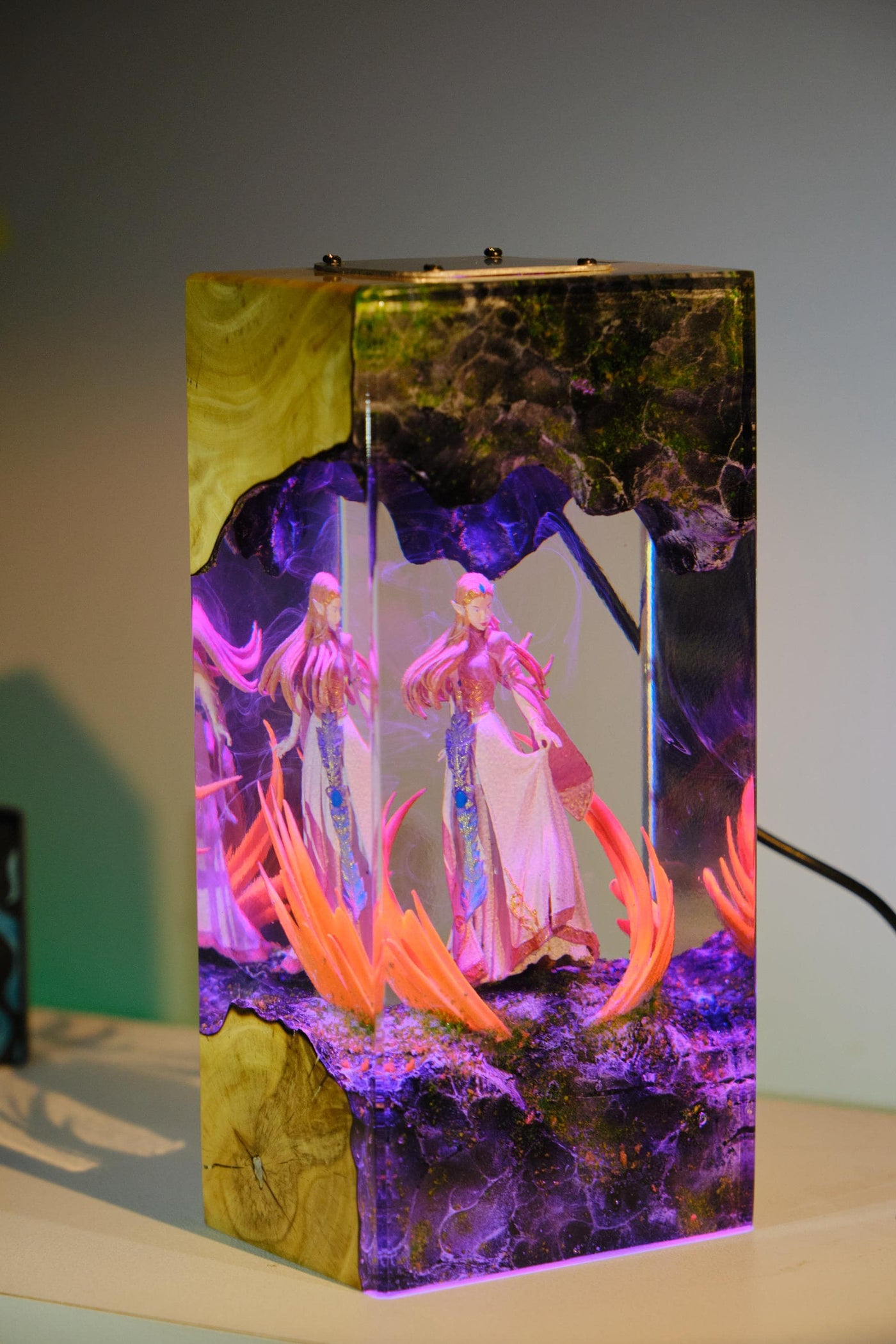 Princess Zelda Resin Lamp
