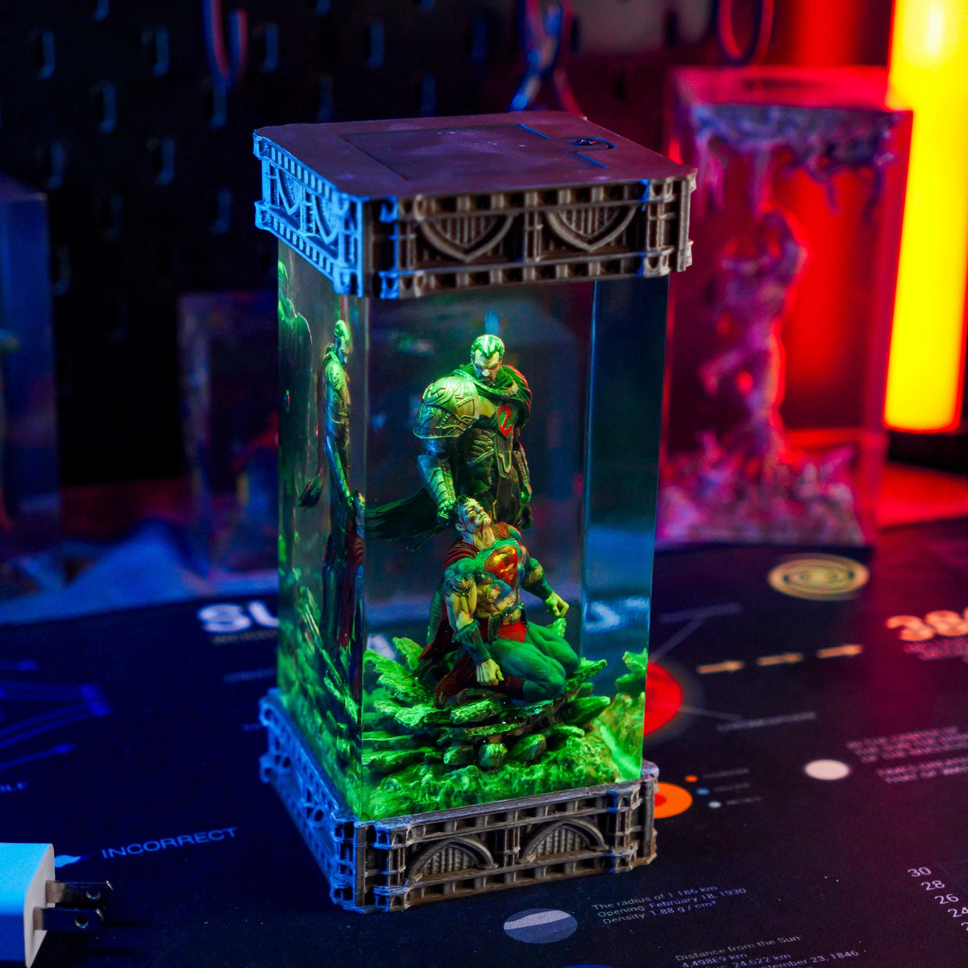 Fallen Superman vs Zod DC Resin Lamp