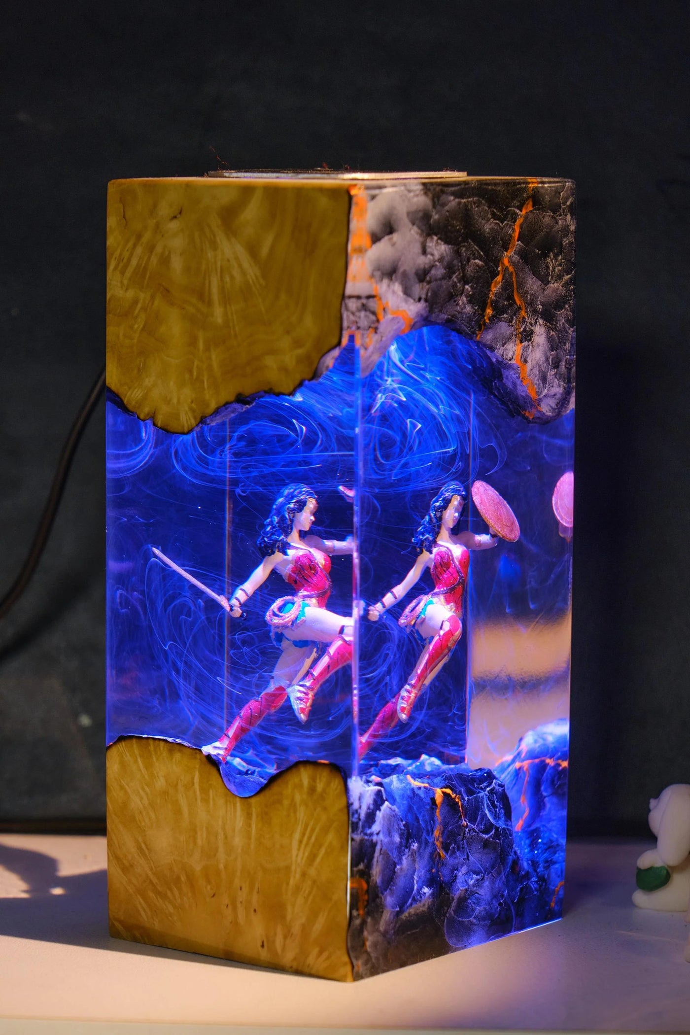 Wonder Woman Resin Lamp