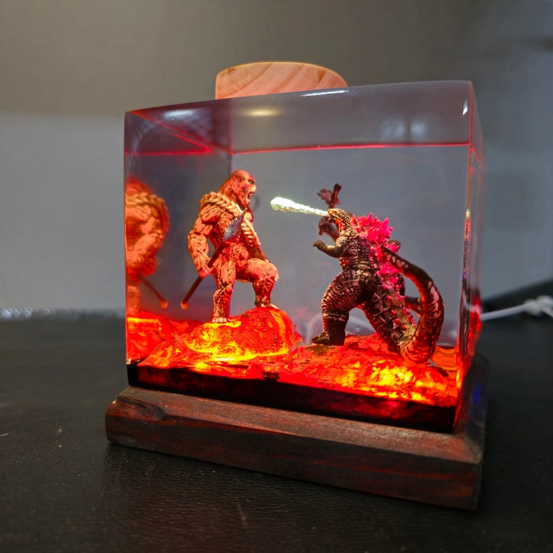 King Kong x Godzilla Lamp