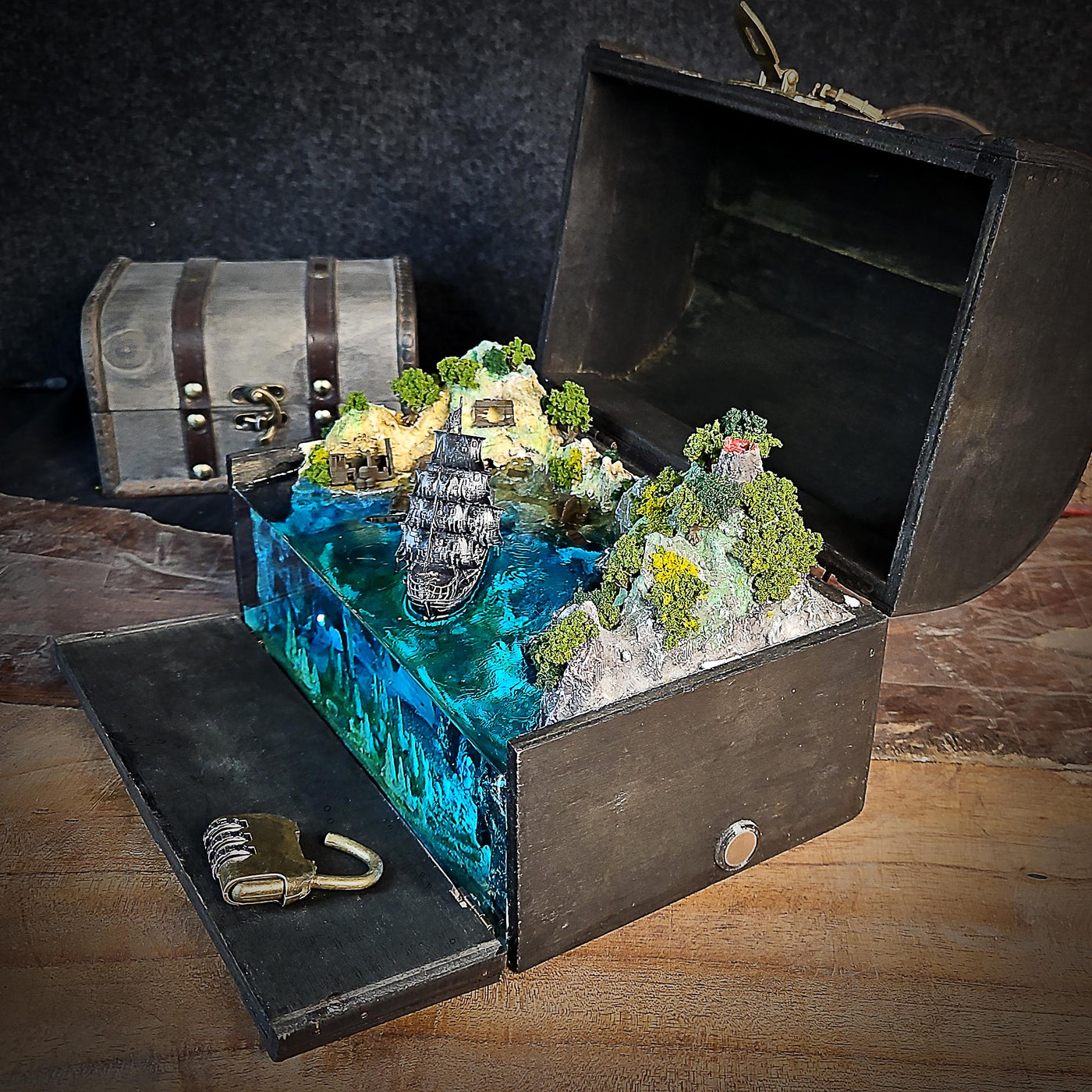 Pirate box lamp Resin Lamp