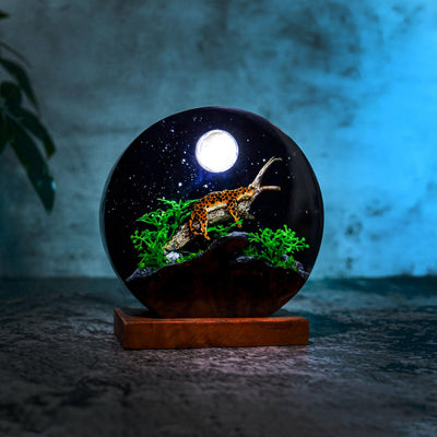 Circular Panther Resin Lamp