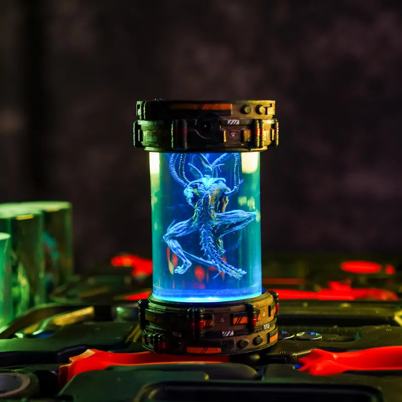 Queen Alien Resin Lamp