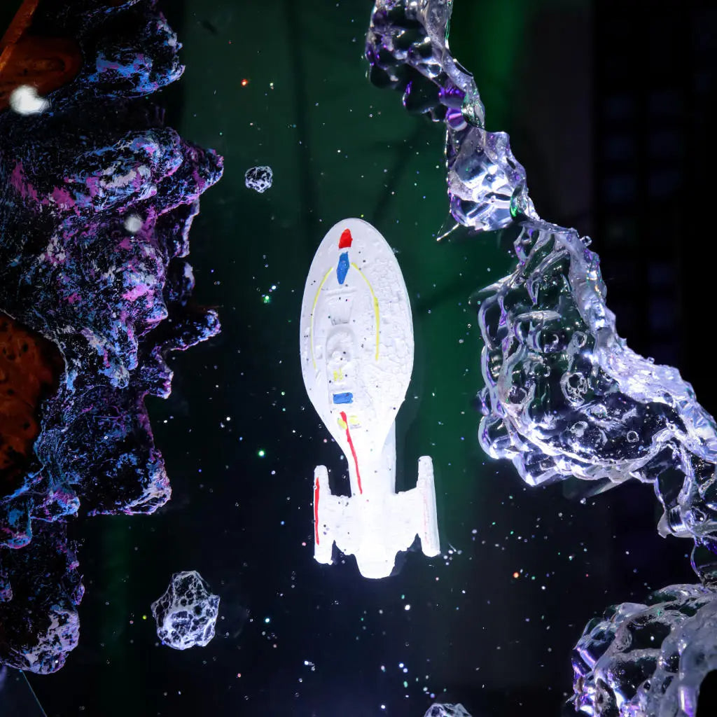 USS Voyager Star Trek Resin Lamp