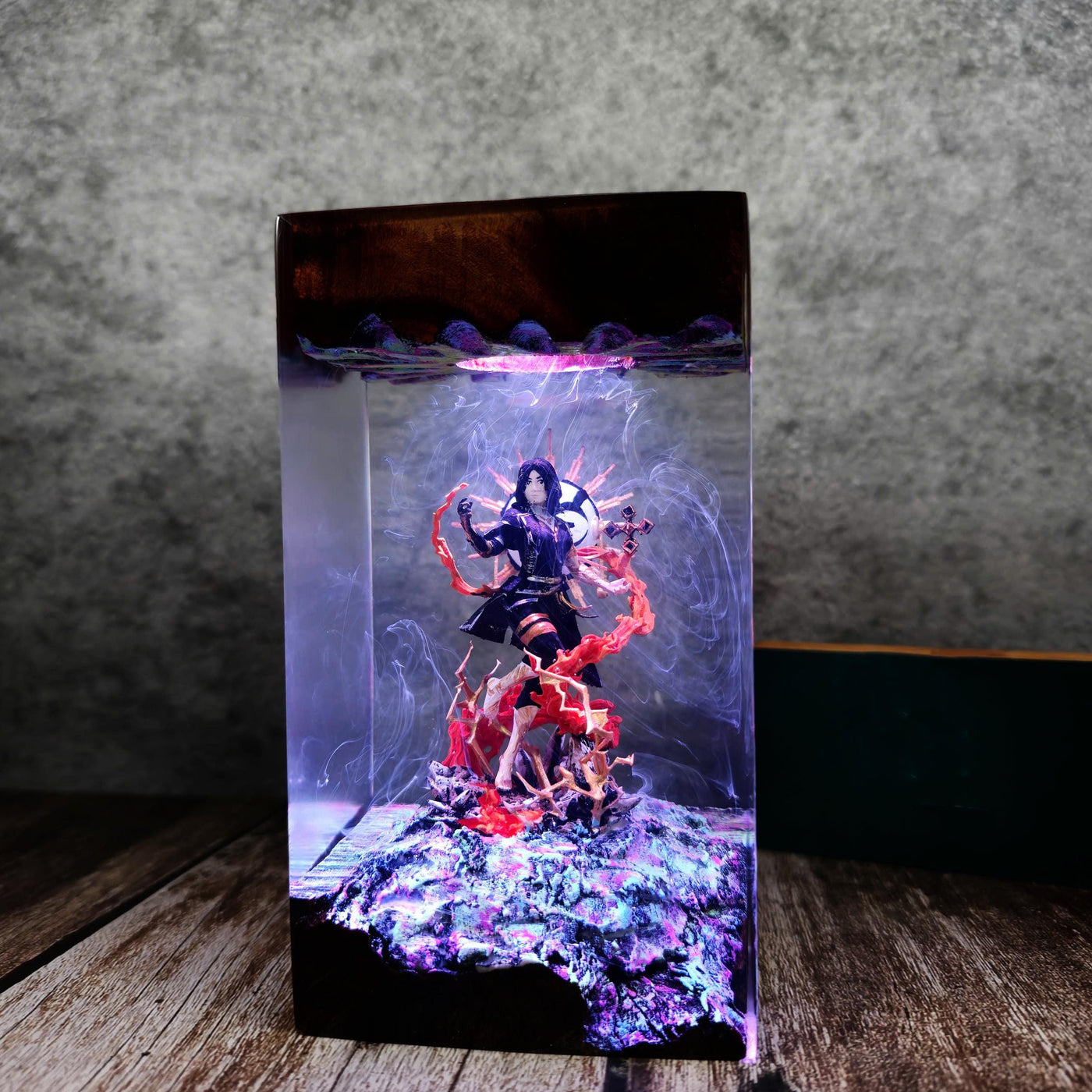 Lune Clair Obscur No 33 Resin Lamp