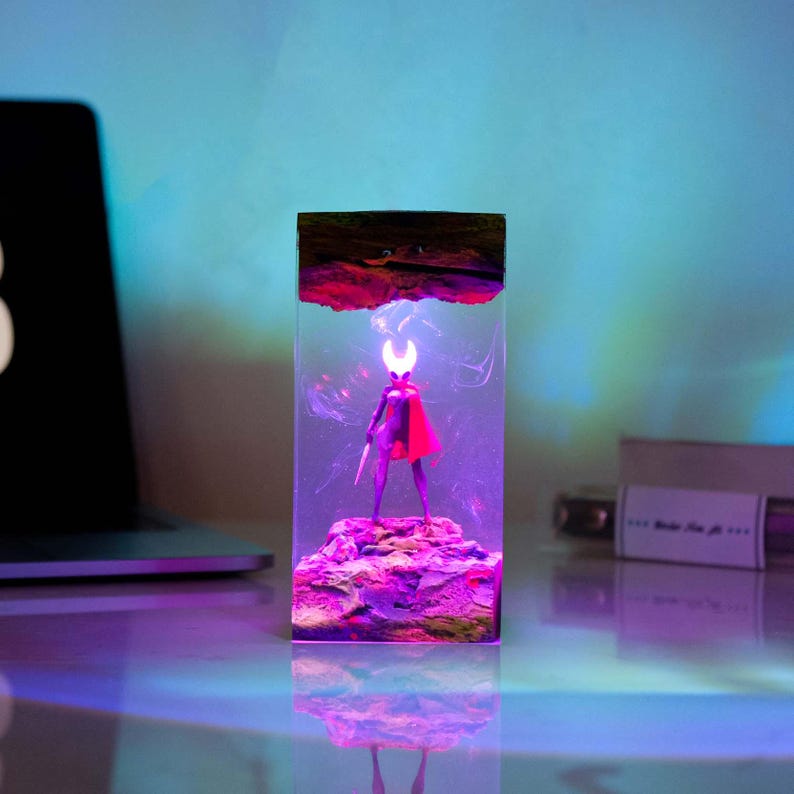 Hornet Hollow Knight Resin Lamp