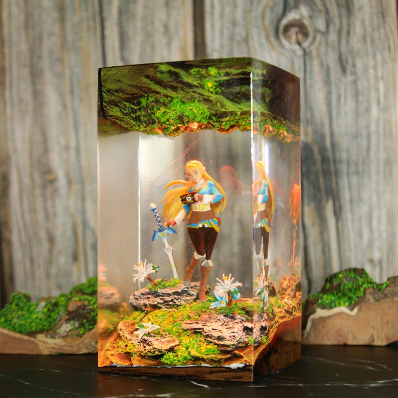 Princess Zelda Resin Lamp