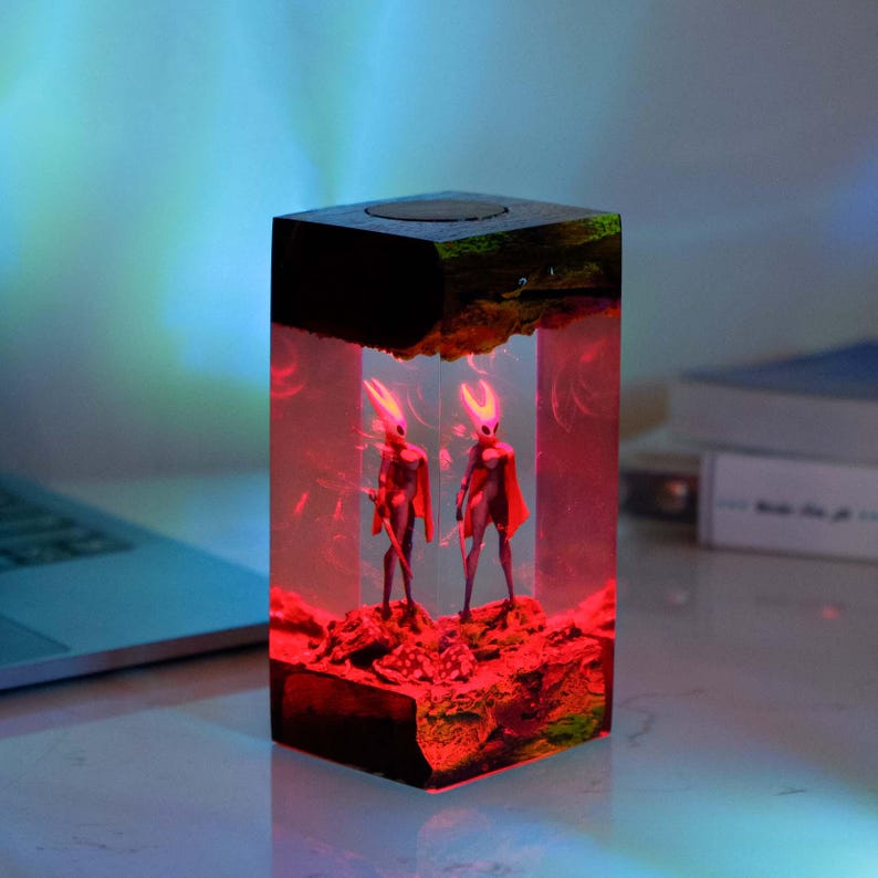 Hornet Hollow Knight Resin Lamp