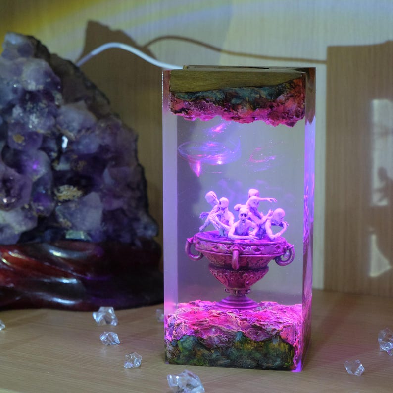 Bloodborne messenger Resin Lamp