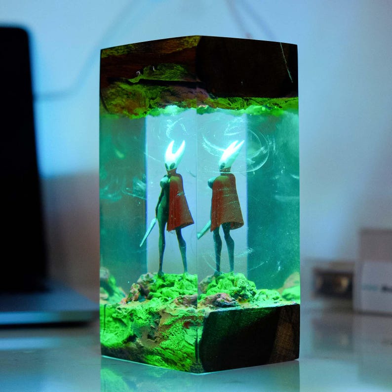 Hornet Hollow Knight Resin Lamp