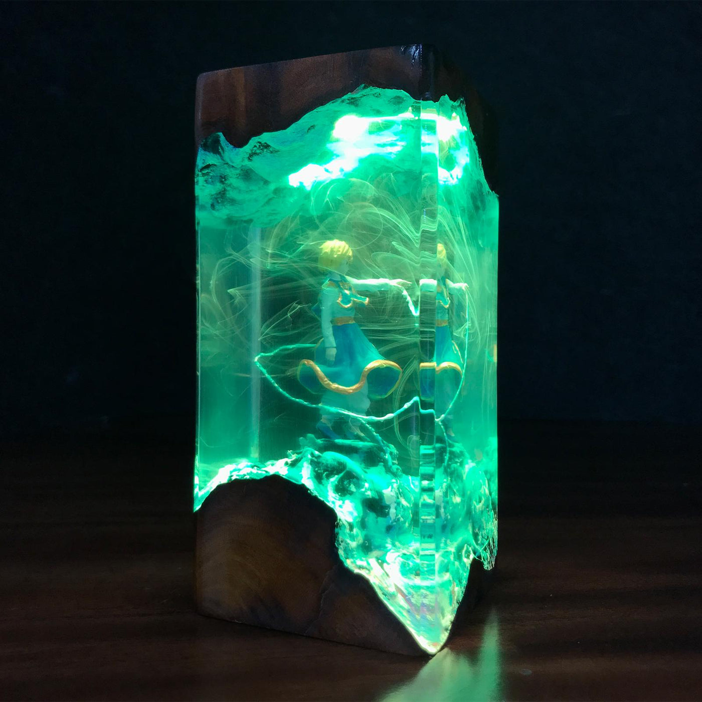 Kurapika Kurta Hunter x Hunter Resin Lamp