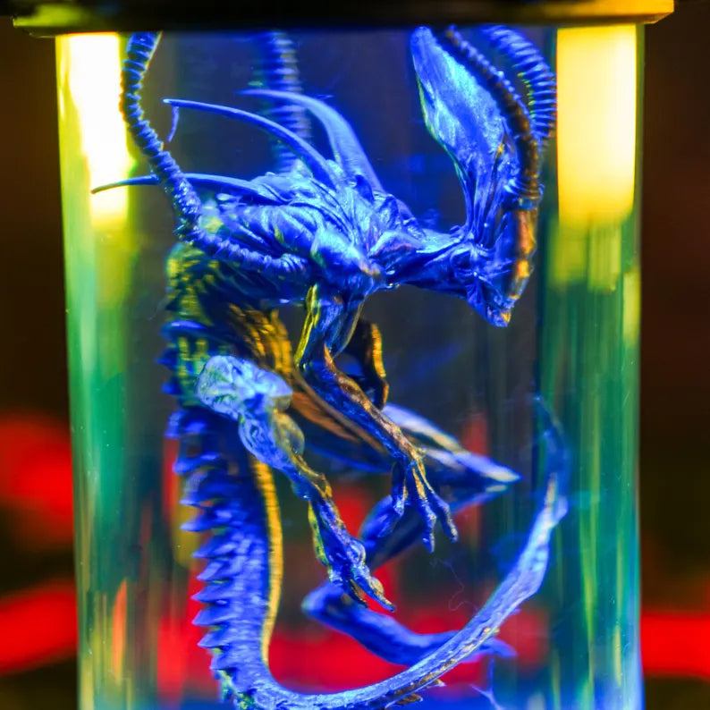 Queen Alien Resin Lamp