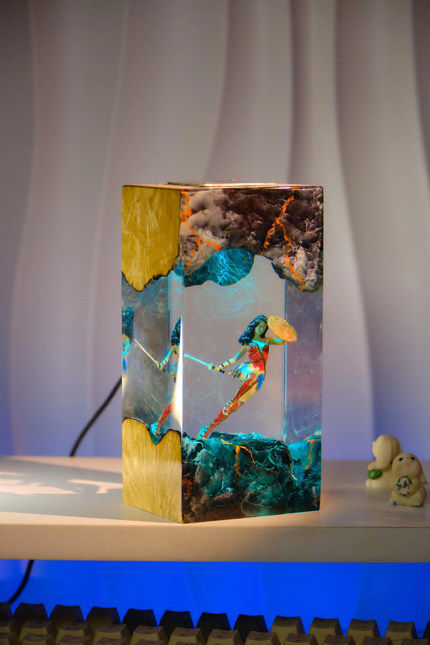 Wonder Woman Resin Lamp