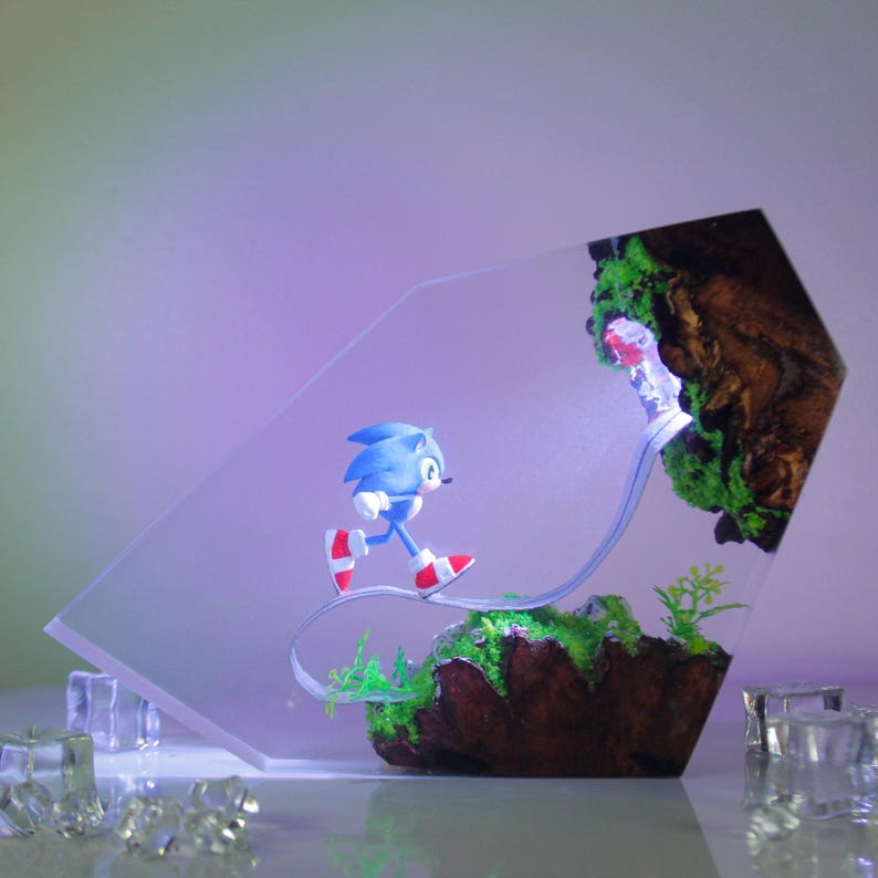 Sonic Resin Lamp