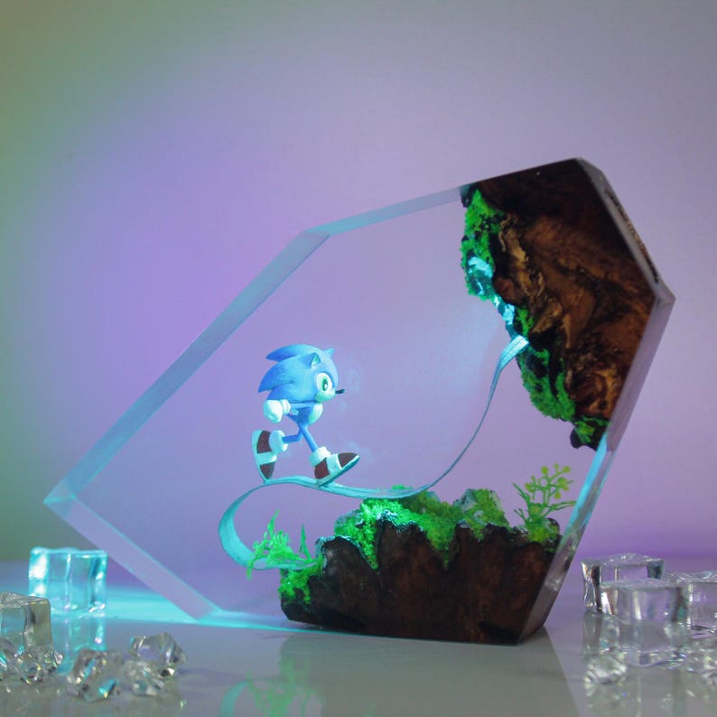 Sonic Resin Lamp