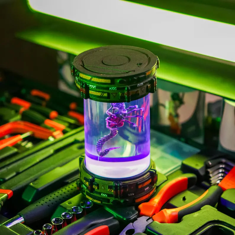 Facehugger Alien Resin Lamp