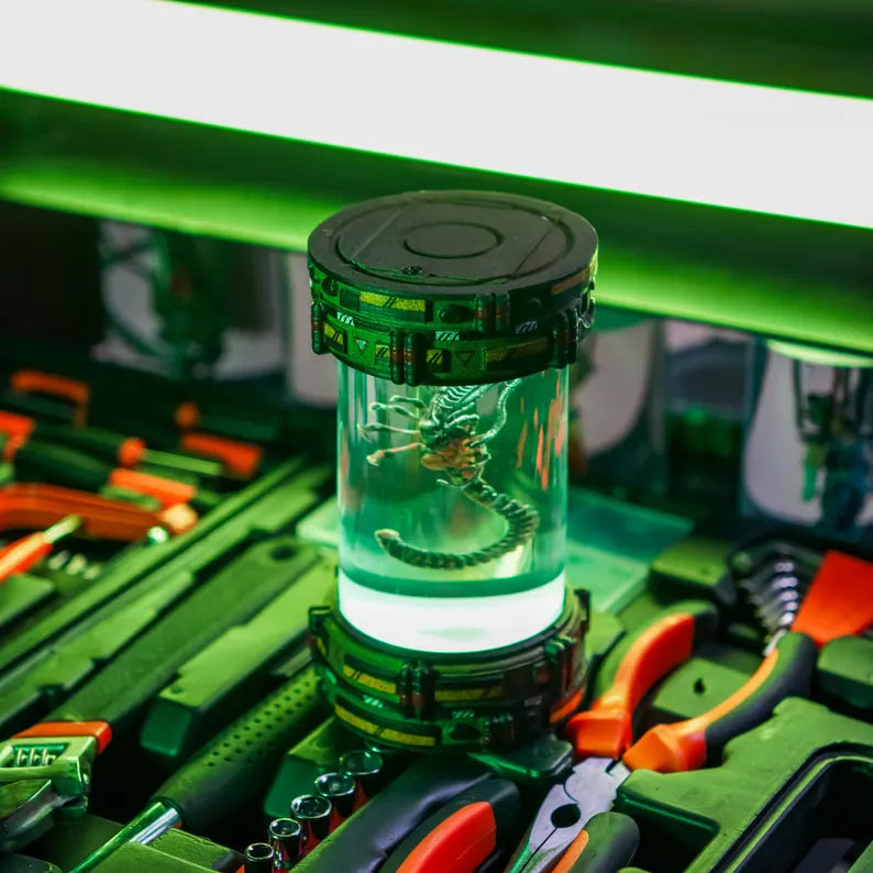 Facehugger Alien Resin Lamp