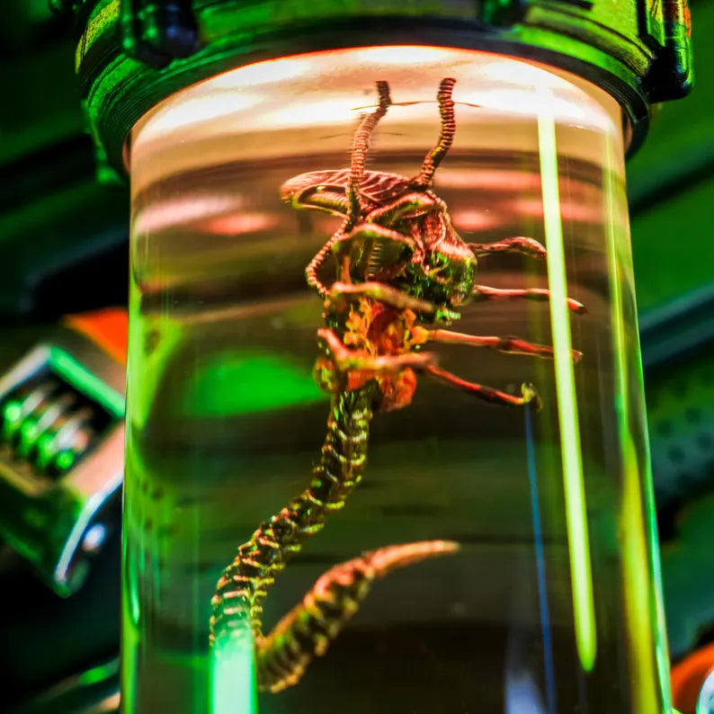 Facehugger Alien Resin Lamp