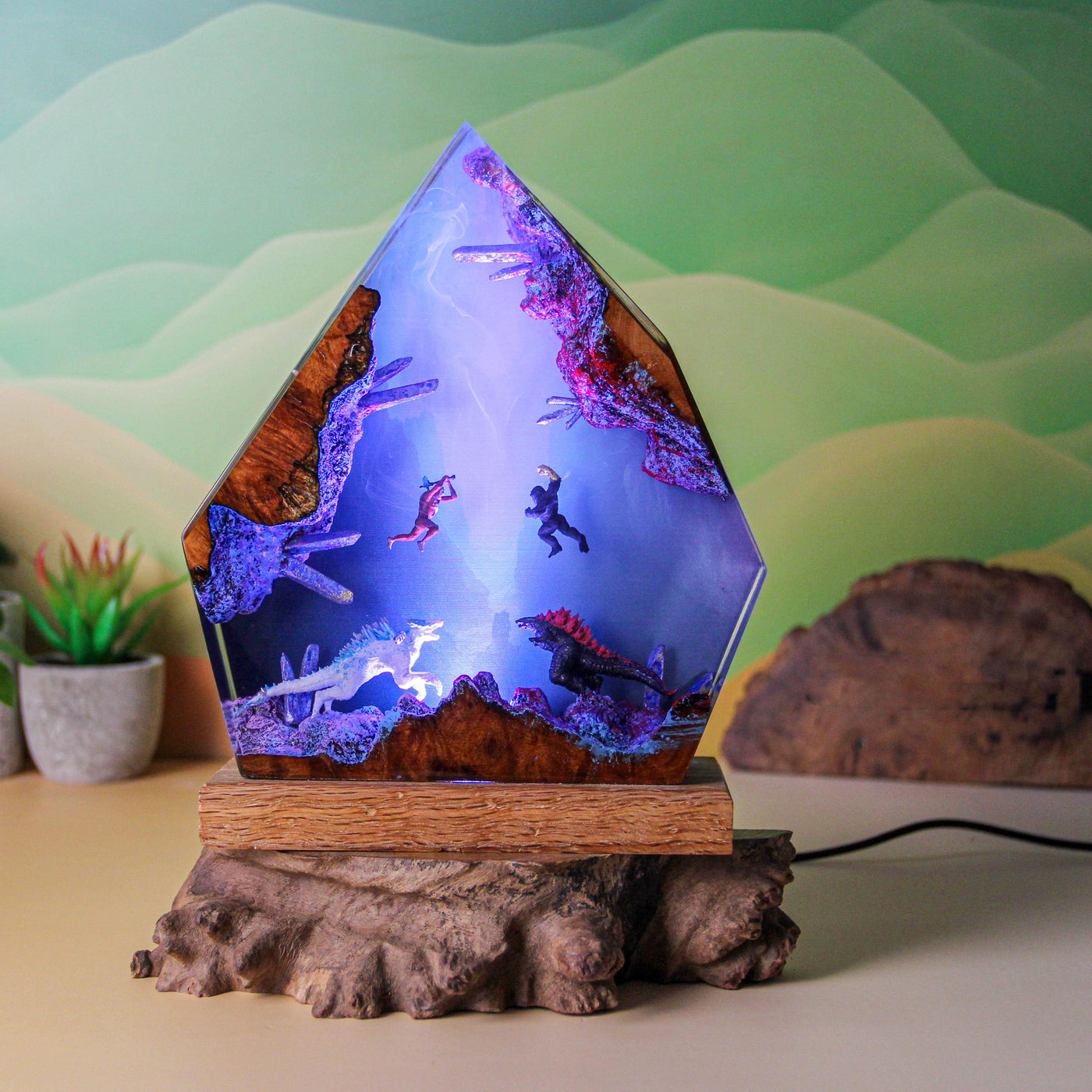 Kong vs Skar King Resin Lamp