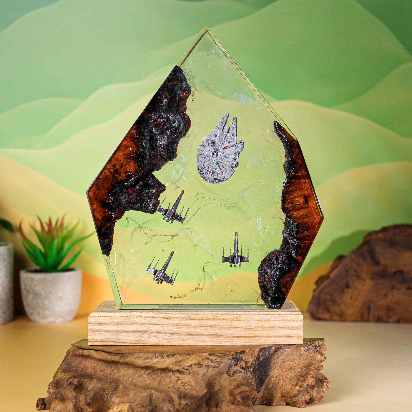 Falcon UFO Resin Lamp