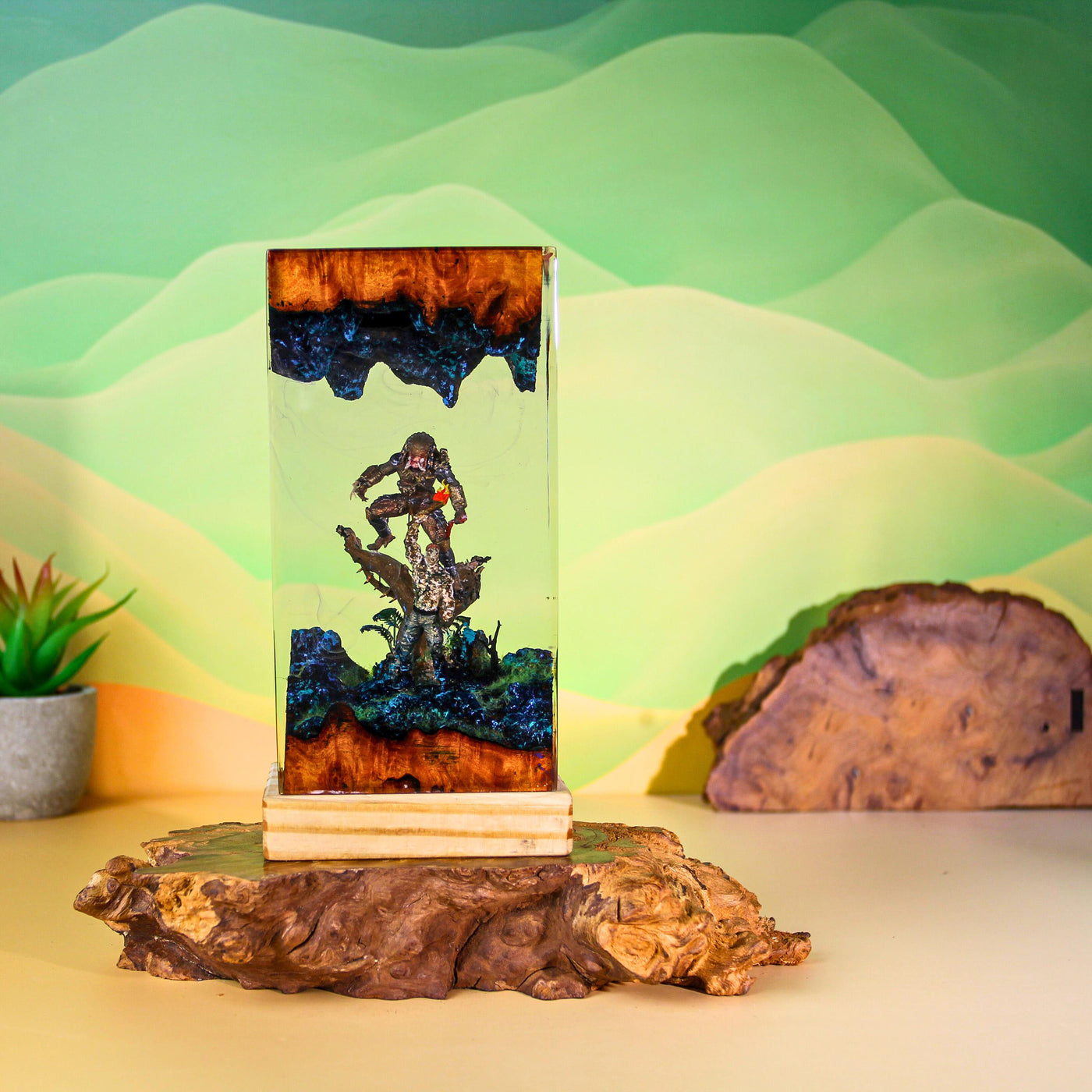 Predator Space Monster Resin Lamp