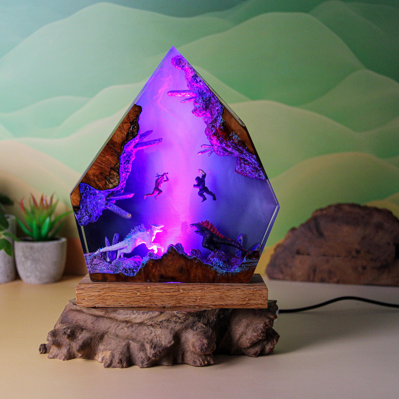 Kong vs Skar King Resin Lamp