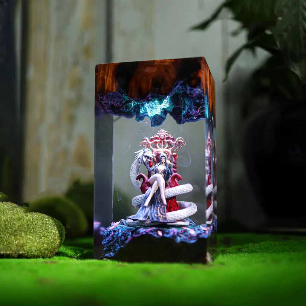 Boa Hancock One Piece Resin Lamp