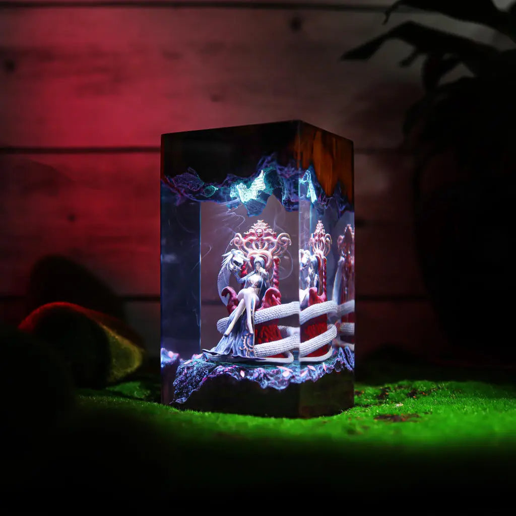 Boa Hancock One Piece Resin Lamp
