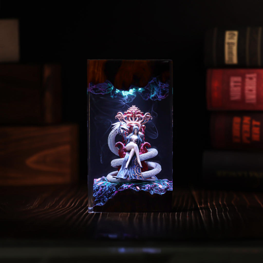 Boa Hancock One Piece Resin Lamp