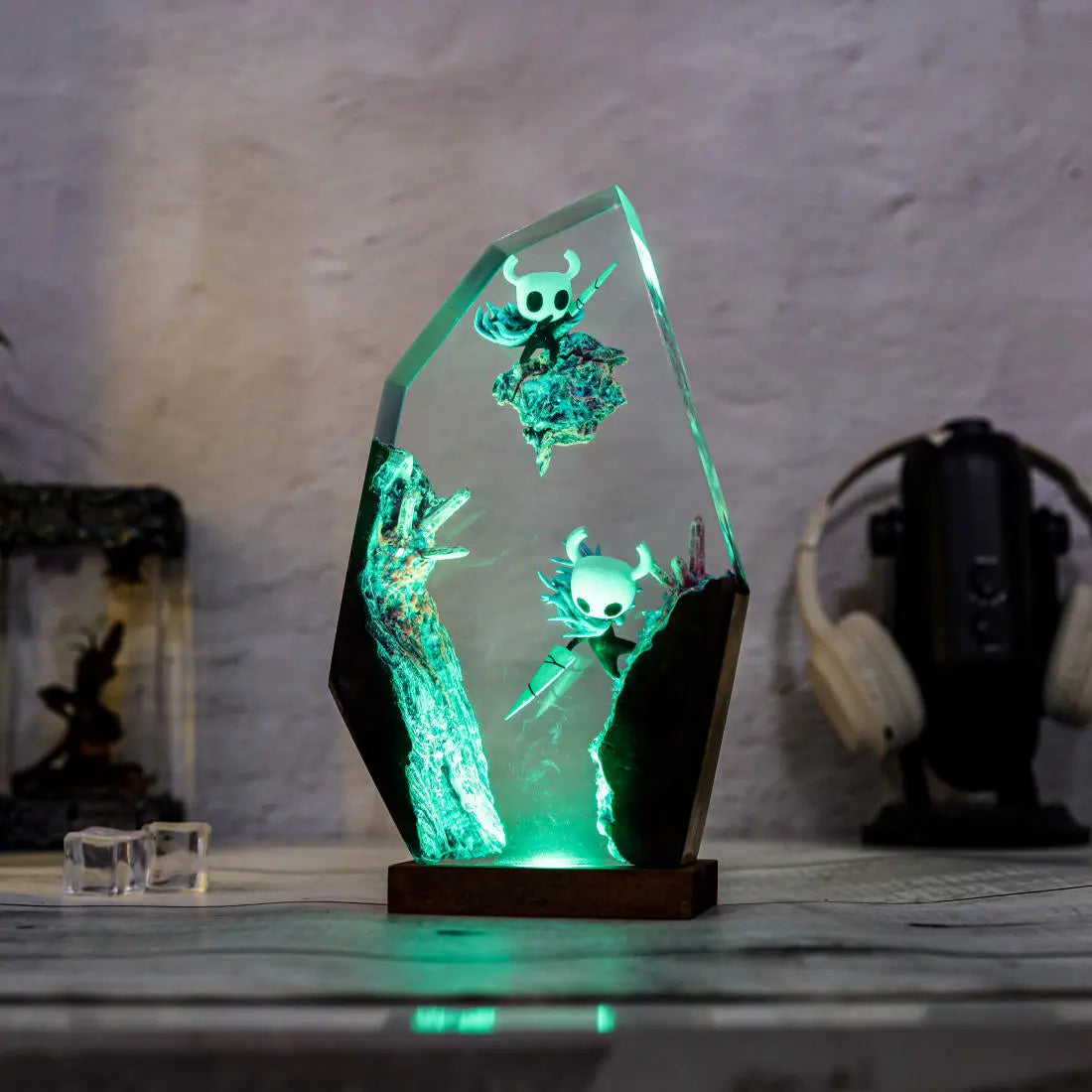 Hollow Knight Ver 3 Resin Lamp